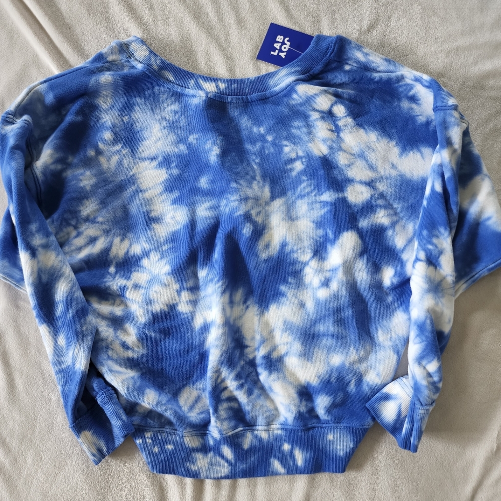 NWT Womens crew neck